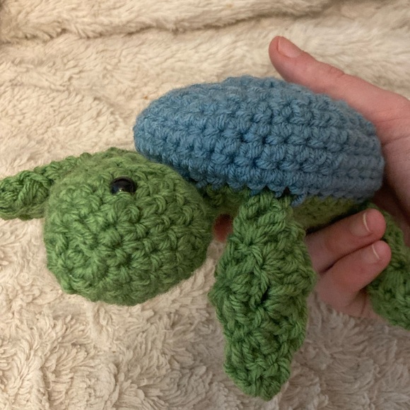 NWOT Handmade Crochet Turtle - Picture 5 of 6